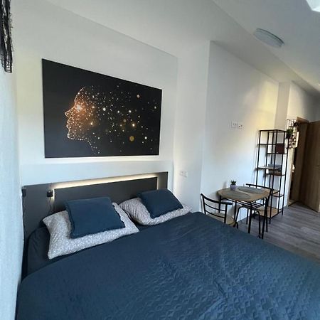 Hobiti Apartman - Frodo Černá v Pošumaví Exterior foto