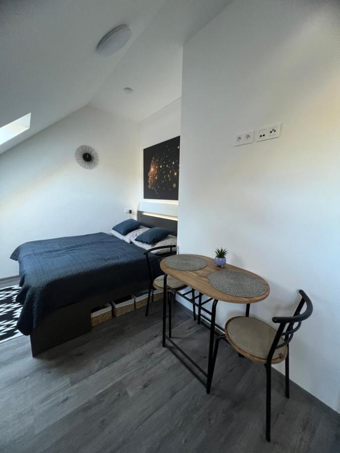 Hobiti Apartman - Frodo Černá v Pošumaví Exterior foto